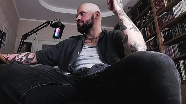 Snapshot of FindomJason chatting on 10-08-25, 11:08 FindomJason online show from 10-08-25, 11:08