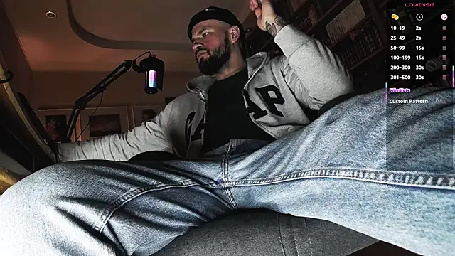 Snapshot of FindomJason chatting on 10-12-25, 07:57 FindomJason online show from 10-12-25, 07:57