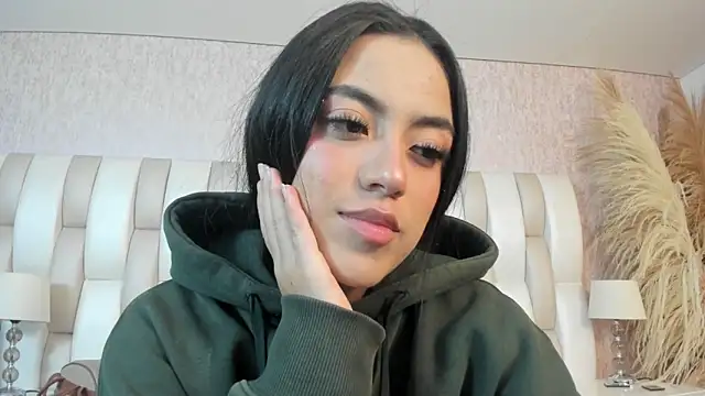 Rebeca jones online show from 04-17-26, 12:08