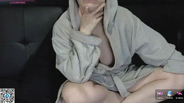 Mia G0ld online show from 11-12-25, 02:28