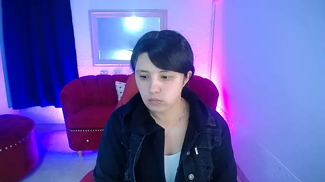 Snapshot of nathaly_low1 chatting on 06-08-26, 11:32 nathaly low1 online show from 06-08-26, 11:32