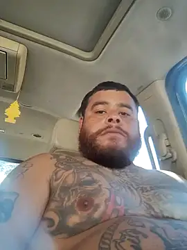 Snapshot of Martinez7233 chatting on 10-31-25, 06:42 Martinez7233 online show from 10-31-25, 06:42