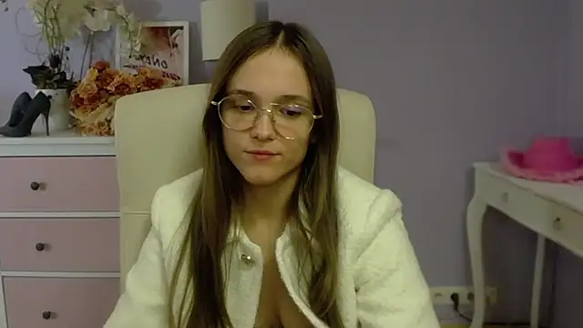 Snapshot of dirtyxEmily chatting on 02-14-25, 11:10 dirtyxEmily online show from 02-14-25, 11:10