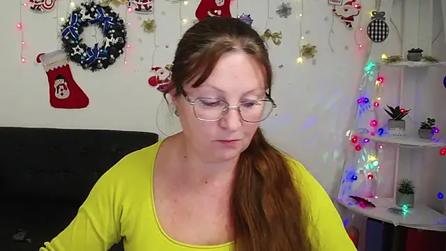 Snapshot of VanessaHotts chatting on 01-04-25, 03:28 VanessaHotts online show from 01-04-25, 03:28