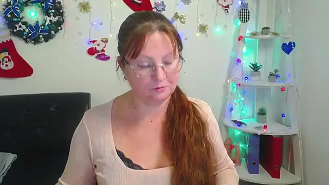 Snapshot of VanessaHotts chatting on 01-07-25, 12:09 VanessaHotts online show from 01-07-25, 12:09