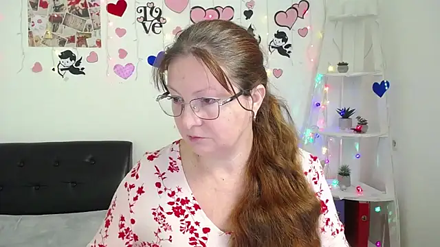 Snapshot of VanessaHotts chatting on 01-28-25, 06:05 VanessaHotts online show from 01-28-25, 06:05