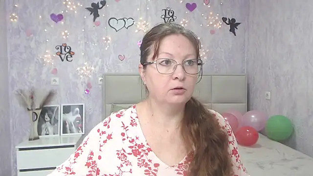 Snapshot of VanessaHotts chatting on 02-01-25, 06:00 VanessaHotts online show from 02-01-25, 06:00