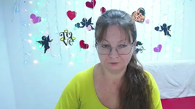 Snapshot of VanessaHotts chatting on 02-04-25, 09:07 VanessaHotts online show from 02-04-25, 09:07