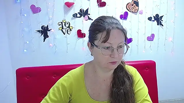 Snapshot of VanessaHotts chatting on 02-08-25, 06:01 VanessaHotts online show from 02-08-25, 06:01