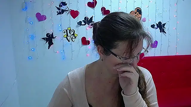 Snapshot of VanessaHotts chatting on 02-10-25, 09:25 VanessaHotts online show from 02-10-25, 09:25