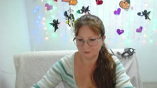 Snapshot of VanessaHotts chatting on 03-03-25, 03:31 VanessaHotts online show from 03-03-25, 03:31