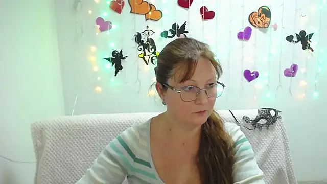 Snapshot of VanessaHotts chatting on 03-05-25, 06:01 VanessaHotts online show from 03-05-25, 06:01