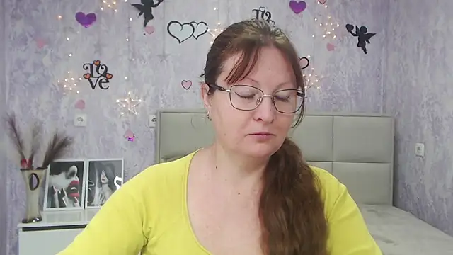 Snapshot of VanessaHotts chatting on 03-10-25, 06:05 VanessaHotts online show from 03-10-25, 06:05