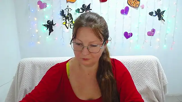 Snapshot of VanessaHotts chatting on 03-12-25, 12:26 VanessaHotts online show from 03-12-25, 12:26