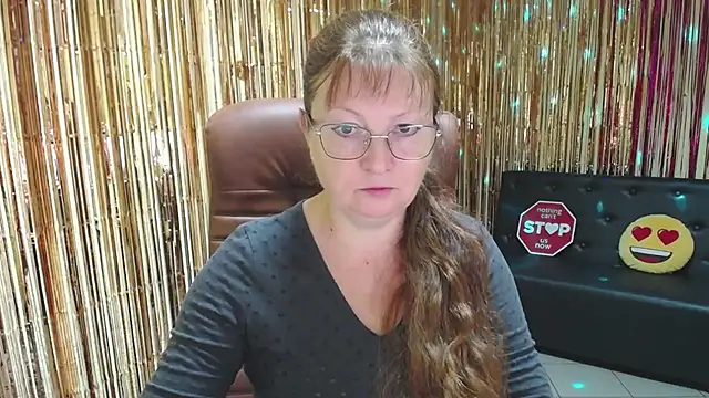 Snapshot of VanessaHotts chatting on 09-17-25, 05:09 VanessaHotts online show from 09-17-25, 05:09