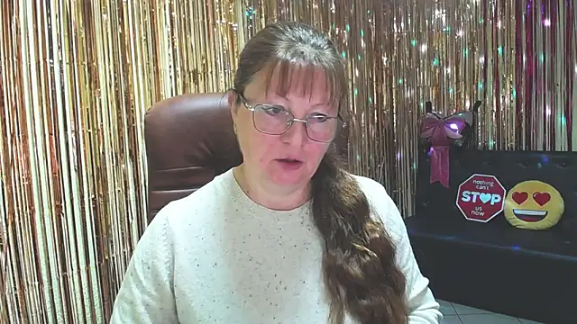 Snapshot of VanessaHotts chatting on 10-06-25, 05:27 VanessaHotts online show from 10-06-25, 05:27