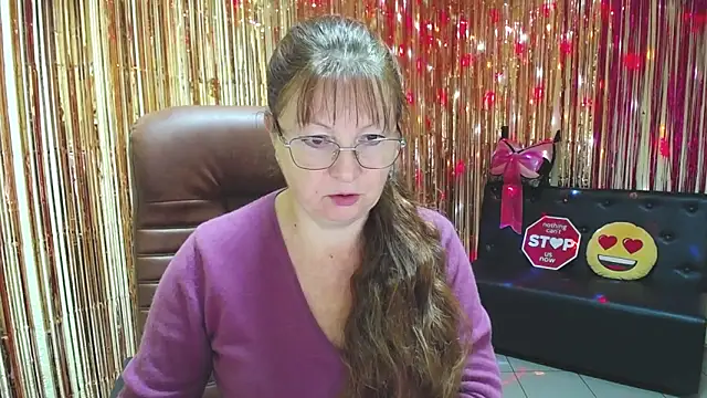 Snapshot of VanessaHotts chatting on 10-15-25, 05:07 VanessaHotts online show from 10-15-25, 05:07