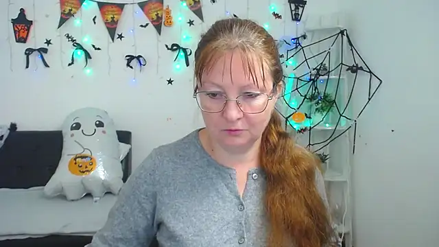 Snapshot of VanessaHotts chatting on 10-18-25, 05:43 VanessaHotts online show from 10-18-25, 05:43