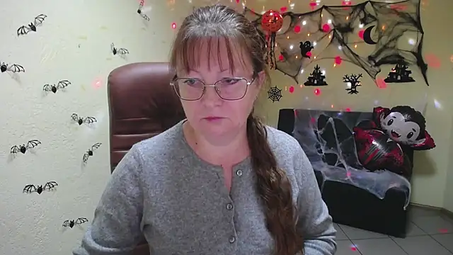 Snapshot of VanessaHotts chatting on 10-20-25, 05:08 VanessaHotts online show from 10-20-25, 05:08