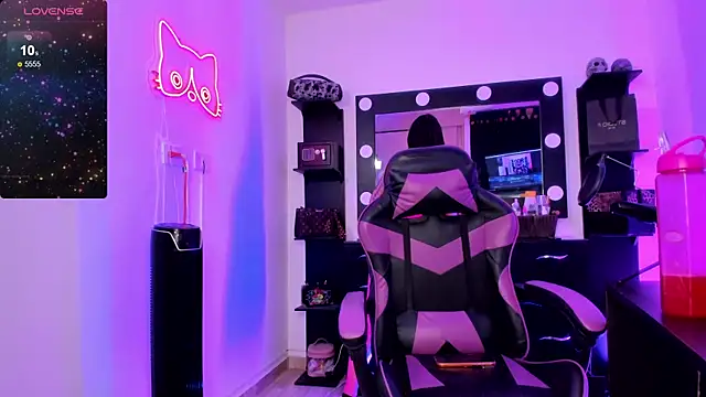 miss kitty online show from 03-12-26, 11:22