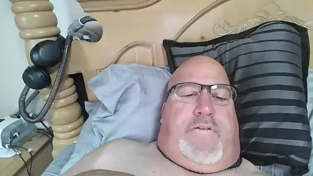 Bigbear0563 online show from 10-23-25, 02:27