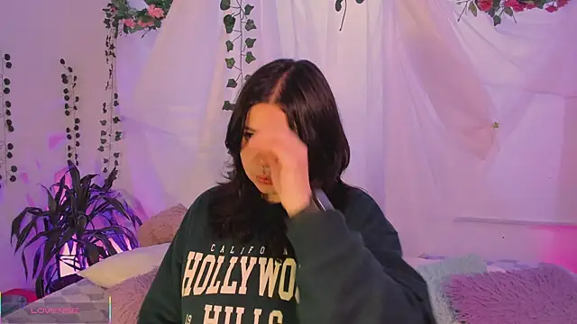 Mey moon online show from 12-20-25, 03:57