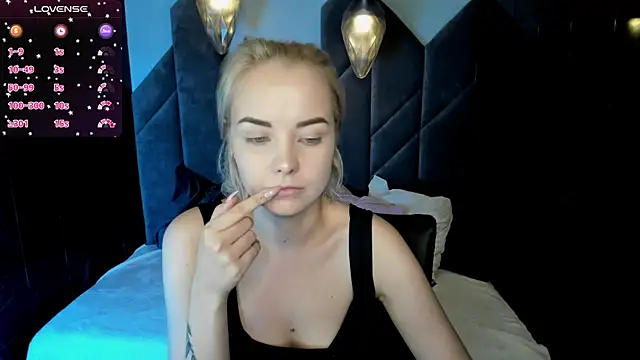 StephanieSweety online show from 01-26-25, 01:36