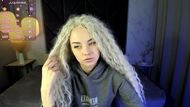 StephanieSweety online show from 03-17-25, 01:50