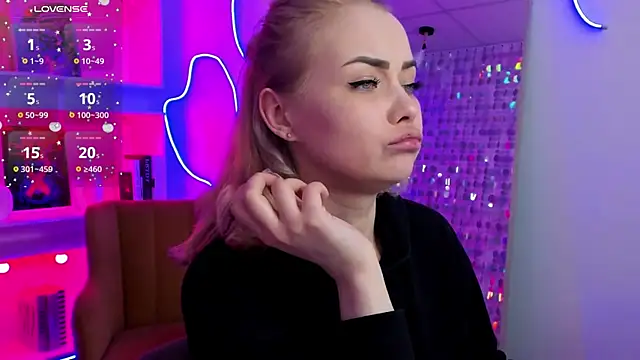 StephanieSweety online show from 04-03-26, 07:12