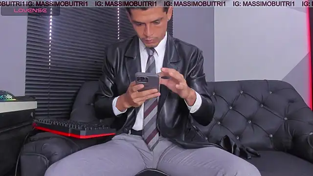 Snapshot of massimo_g chatting on 04-17-26, 12:52 massimo g online show from 04-17-26, 12:52