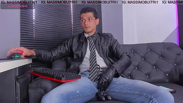 Snapshot of massimo_g chatting on 04-21-26, 01:39 massimo g online show from 04-21-26, 01:39