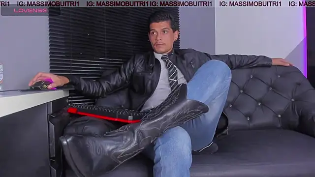 Snapshot of massimo_g chatting on 04-22-26, 01:41 massimo g online show from 04-22-26, 01:41