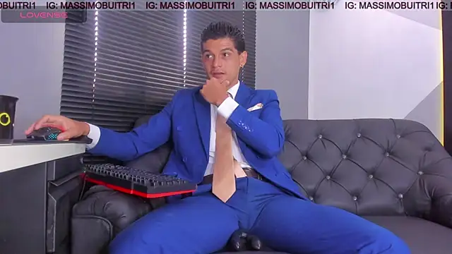 Snapshot of massimo_g chatting on 05-12-26, 12:35 massimo g online show from 05-12-26, 12:35