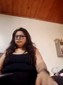 Snapshot of _lilith_heavy chatting on 09-18-25, 06:21 lilith heavy online show from 09-18-25, 06:21