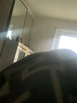 Snapshot of luay187 chatting on 02-16-26, 01:40 luay187 online show from 02-16-26, 01:40