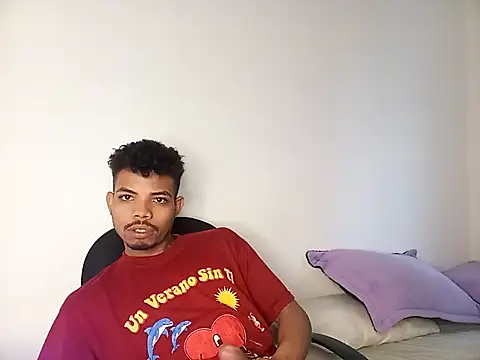 Snapshot of danidiazto2023 chatting on 02-18-25, 10:47 danidiazto2023 online show from 02-18-25, 10:47