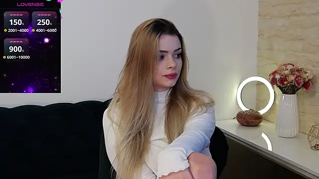 Snapshot of Kailynn_Moenn chatting on 12-06-24, 07:23 Kailynn Moenn online show from 12-06-24, 07:23