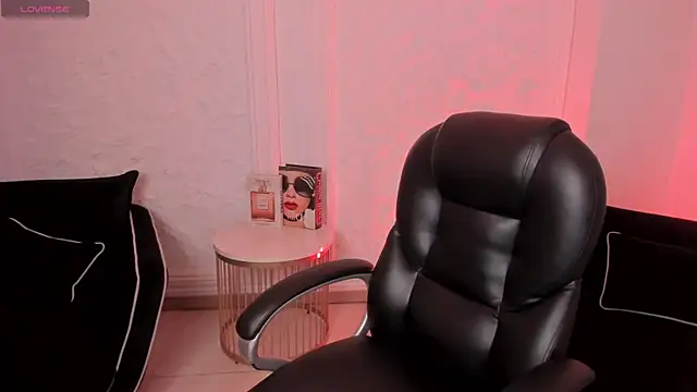 MileyCruz  online show from 04-03-26, 07:45