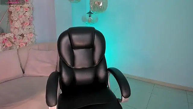 MileyCruz  online show from 04-11-26, 07:51