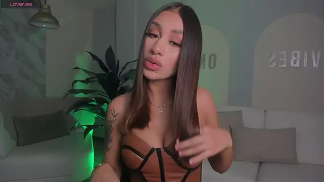 DannaCruz online show from 03-10-25, 06:56