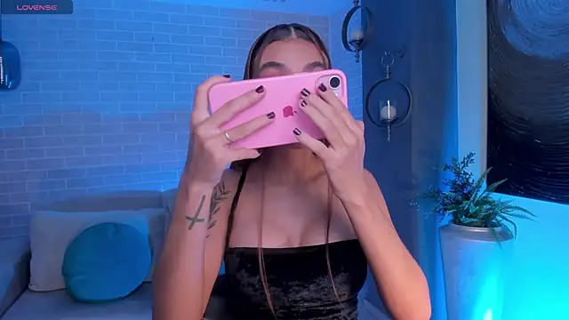 DannaCruz online show from 03-11-26, 07:42