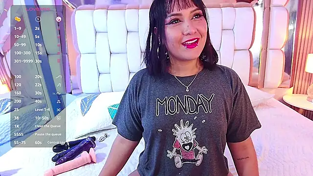 valkiria moore online show from 02-01-25, 08:05