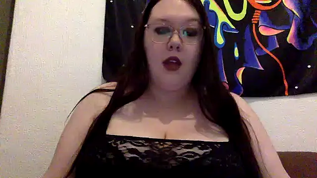 Snapshot of Sexycurvyemilyy chatting on 02-12-26, 08:37 Sexycurvyemilyy online show from 02-12-26, 08:37