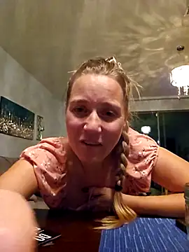 SkyelarSommer online show from 10-30-25, 04:47