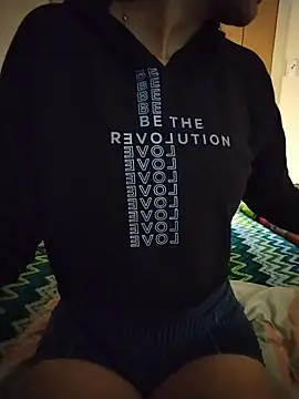 LissaThompsom online show from 10-24-25, 02:46