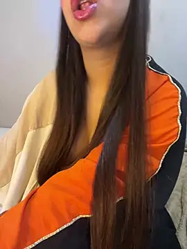 Snapshot of Mayacrayzi chatting on 02-11-25, 09:42 Mayacrayzi online show from 02-11-25, 09:42