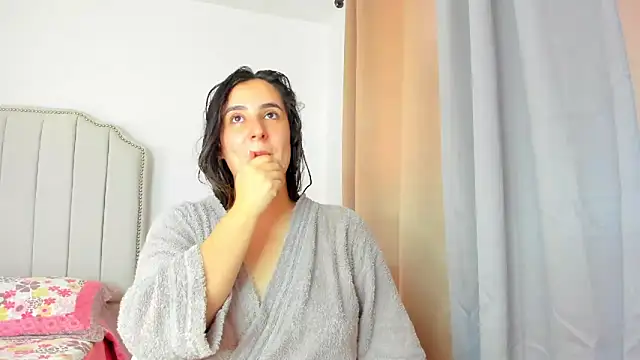 Hanna86 online show from 02-15-26, 04:58