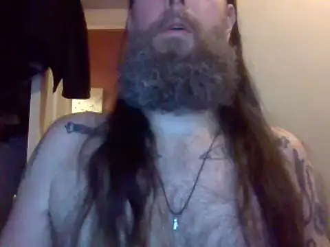 Snapshot of Thrillhouse chatting on 02-19-25, 07:38 Thrillhouse online show from 02-19-25, 07:38