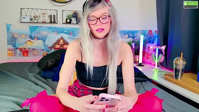 Snapshot of Kittychatte chatting on 12-28-24, 10:47 Kittychatte online show from 12-28-24, 10:47