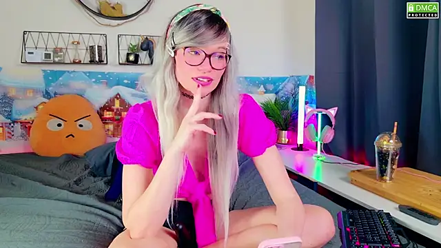 Snapshot of Kittychatte chatting on 01-05-25, 10:21 Kittychatte online show from 01-05-25, 10:21